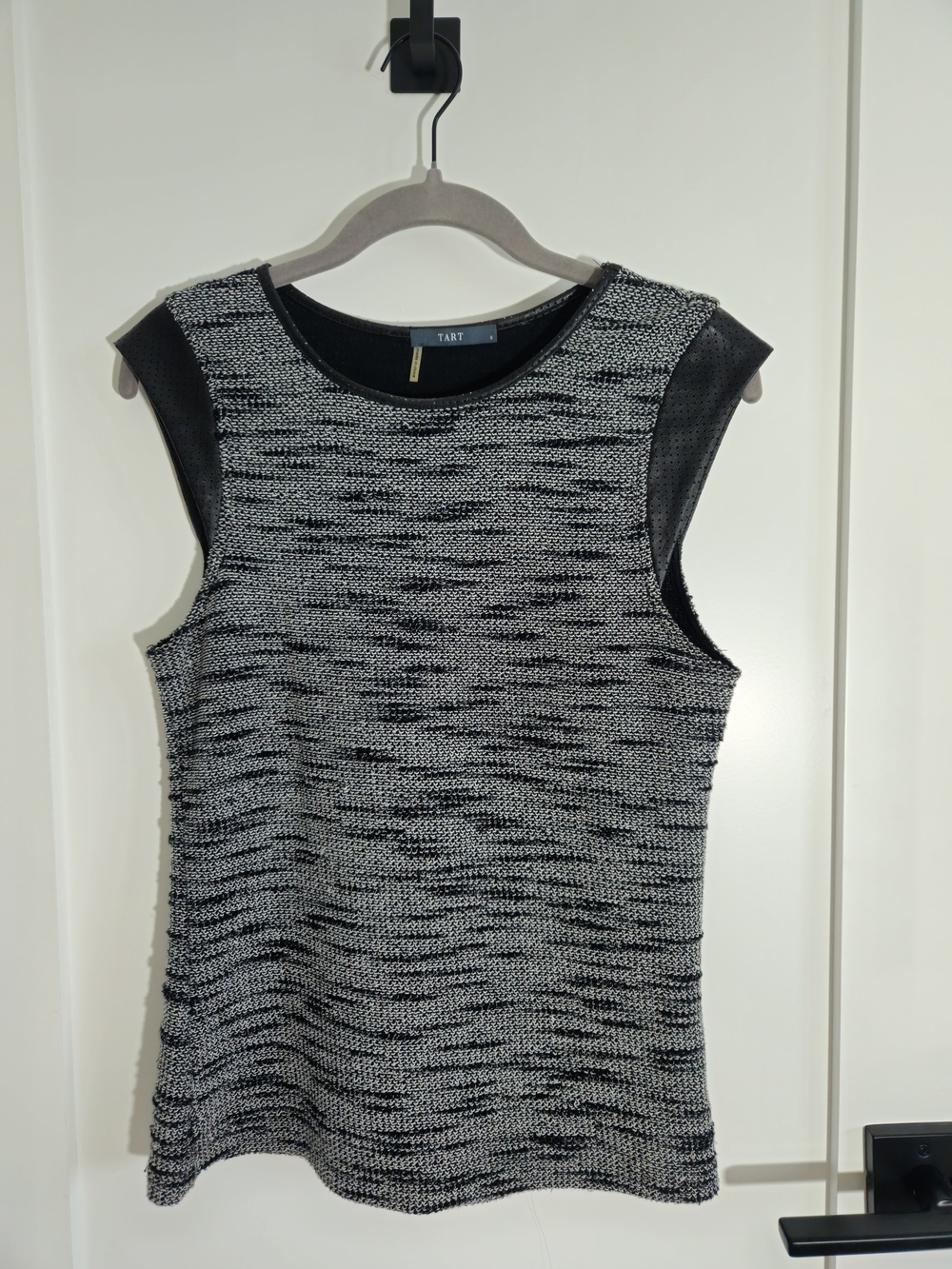 Tart Collections Textured Black & White Knit Cap-Sleeve Top